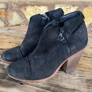 Women’s Rag and bone ankle booties size 36.5 chexk them out very nice thanks 🙏
